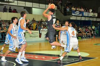 Gerardo Barrera brilló como basquetbolista profesional