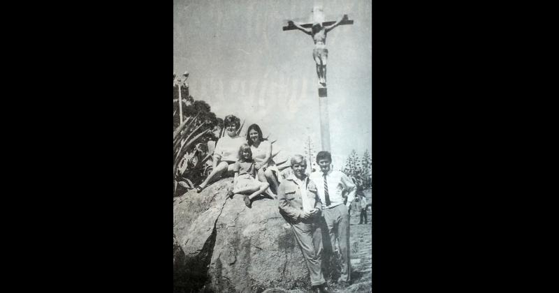 En 1969 un grupo de amigos de Sierra Chica y Colonia Hinojo viajaban de paseo a la ciudad de Tandil