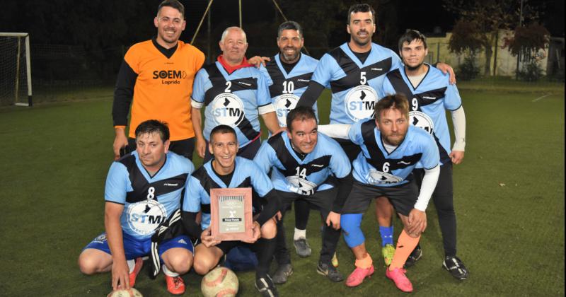 El equipo de Sindicato Municipal campeón en la categoría masculina