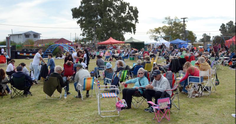 Colonia Nievas vivioacute una fiesta multitudinaria con el regreso de la Kerb