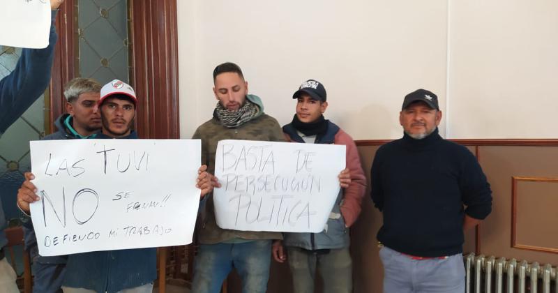 TUVI- obreros de la construccioacuten piden que no se suspenda la obra