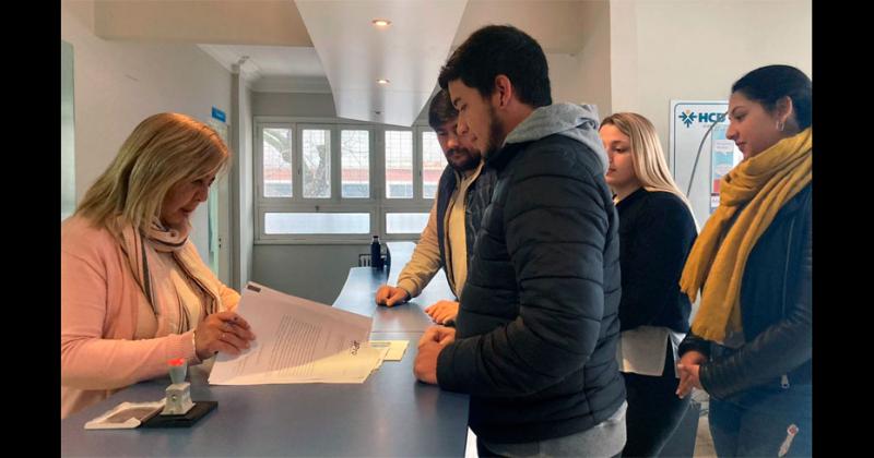 Joacutevenes Pro Olavarriacutea preocupados por el abandono de la obra en la Facultad de la Salud