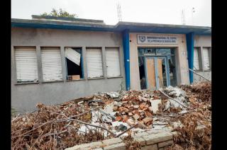 Joacutevenes Pro Olavarriacutea preocupados por el abandono de la obra en la Facultad de la Salud