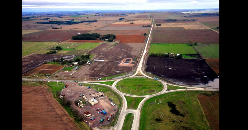 Vista del inicio del Enlace entre las rutas 226 y 3 en el sector olavarriense de las rotondas de las rutas 226 y 51 (conocida como rotonda de Formisano)