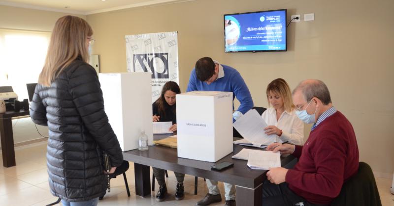 Participó alrededor del 60-en-porciento- del padrón electoral