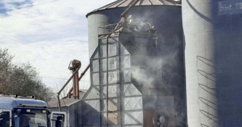 Principio de incendio en una cerealera ubicada en ruta 226 y Rivadavia