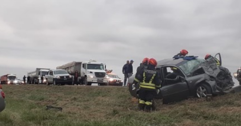 Tres personas de Sierras Bayas heridas tras un choque frontal en la Ruta 3