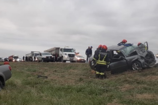 Tres personas de Sierras Bayas heridas tras un choque frontal en la Ruta 3