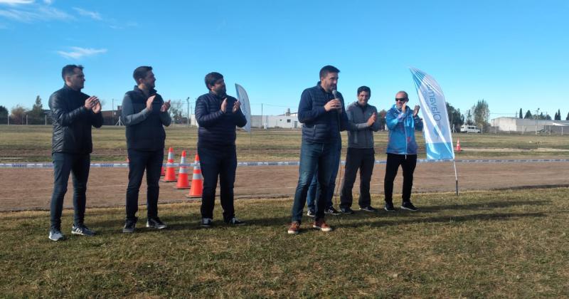 Comenzoacute el primer torneo de atletismo en la Pista Municipal