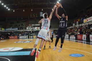 Estudiantes le ganó a Deportivo Viedma 89-77 en el Maxigimnasio