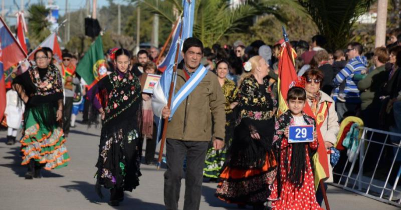 Convocan a instituciones para el desfile del 25 de Mayo