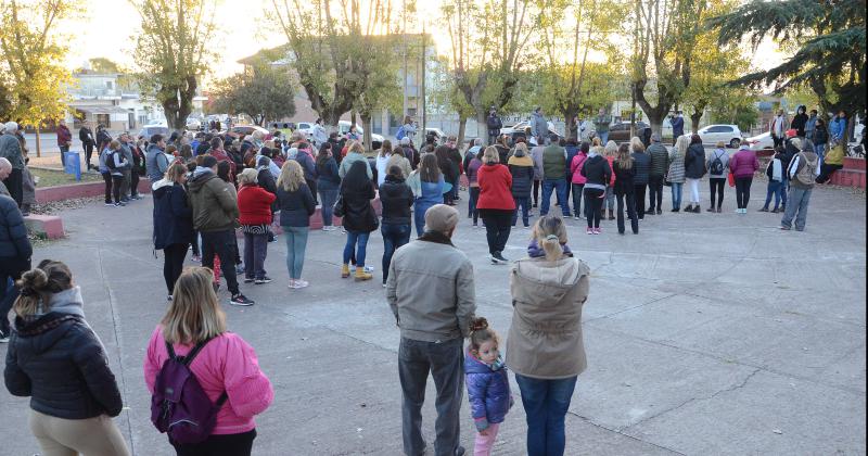 Vecinos de Loma Negra marcharon a principios de mes para pedir por la falta de médicos