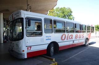 Los ex empleados de Ola Bus cobraron solo una parte de lo adeudado