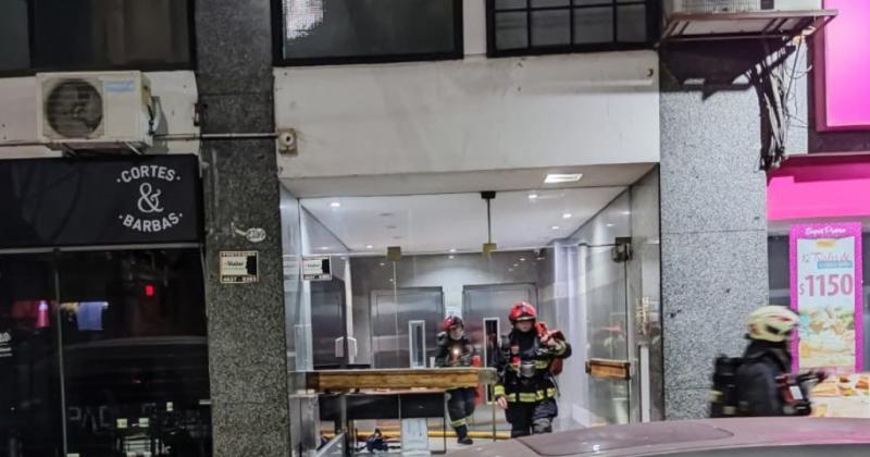 Un muerto y tres heridos en incendio de un edificio en Belgrano