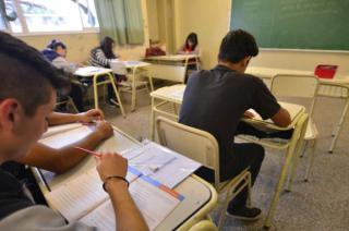 Según un informe de 10 alumnos que inician el secundario solo 4 terminan