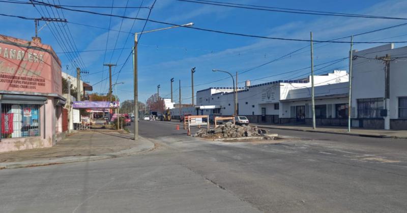 Realizan trabajos de pavimentacioacuten en inmediaciones del club El Fortiacuten