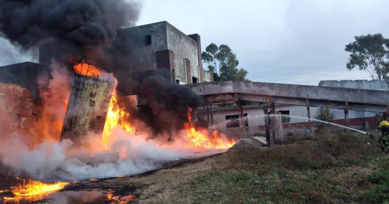 Se prendioacute fuego la graseriacutea del Ex matadero