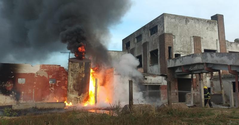 Se prendioacute fuego la graseriacutea del Ex matadero