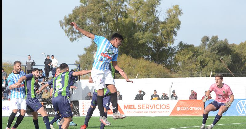 Ferro le ganó a Embajadores