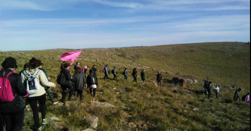 Caminata solidaria en Sierras Bayas