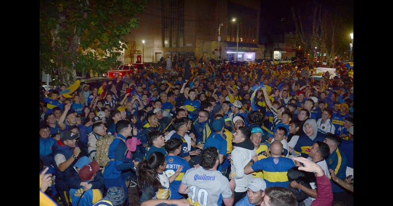 Boca le ganoacute a Tigre y se festejoacute en el centro de la ciudad