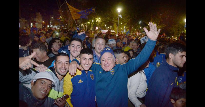 Boca le ganoacute a Tigre y se festejoacute en el centro de la ciudad