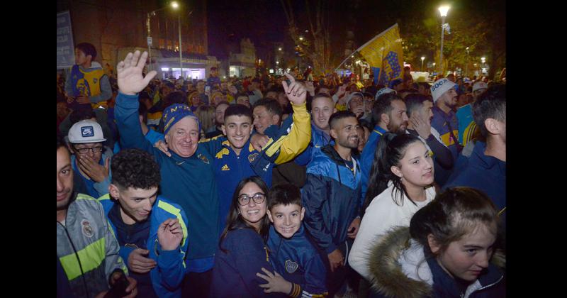 Boca le ganoacute a Tigre y se festejoacute en el centro de la ciudad