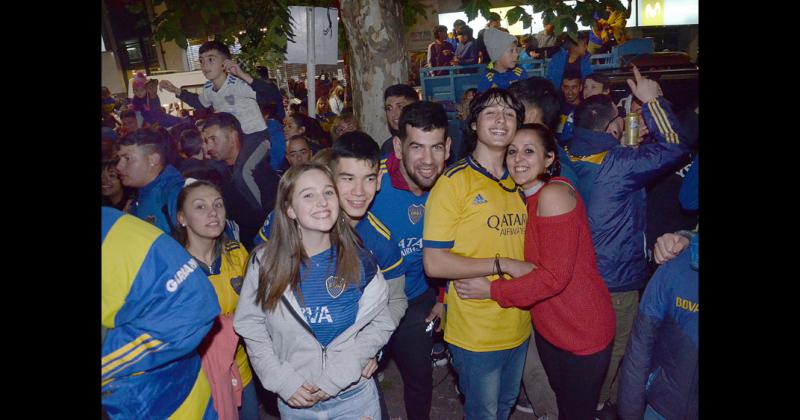 Boca le ganoacute a Tigre y se festejoacute en el centro de la ciudad