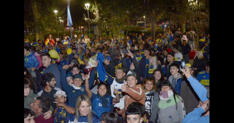 Boca le ganoacute a Tigre y se festejoacute en el centro de la ciudad