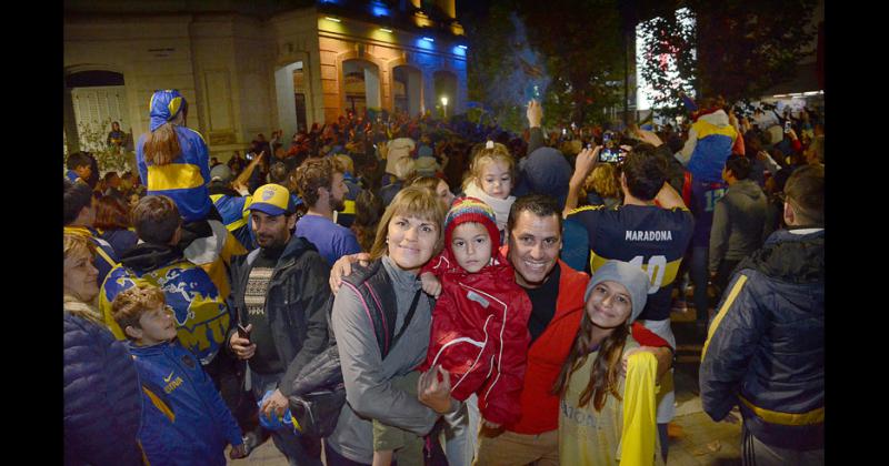 Boca le ganoacute a Tigre y se festejoacute en el centro de la ciudad