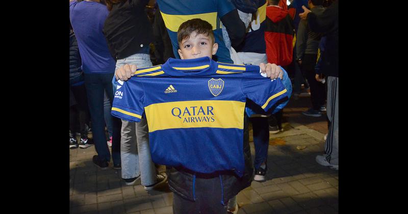 Boca le ganoacute a Tigre y se festejoacute en el centro de la ciudad