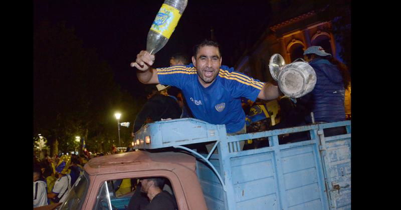 Boca le ganoacute a Tigre y se festejoacute en el centro de la ciudad