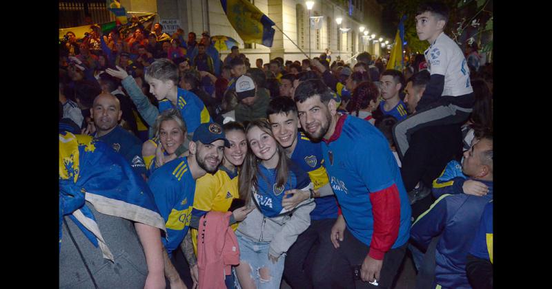 Boca le ganoacute a Tigre y se festejoacute en el centro de la ciudad