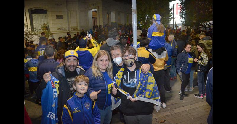 Boca le ganoacute a Tigre y se festejoacute en el centro de la ciudad