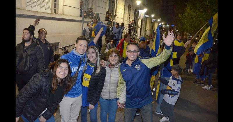 Boca le ganoacute a Tigre y se festejoacute en el centro de la ciudad