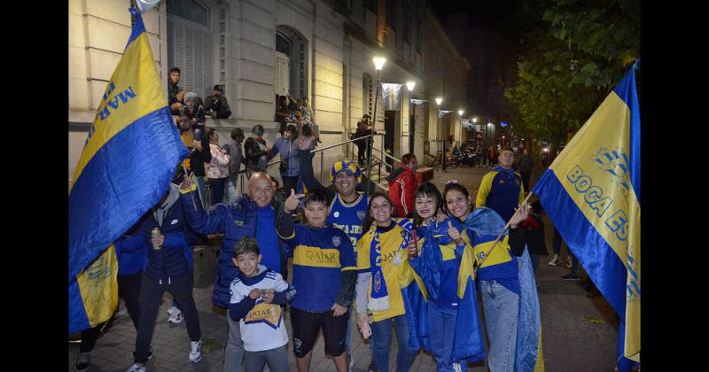 Boca le ganoacute a Tigre y se festejoacute en el centro de la ciudad