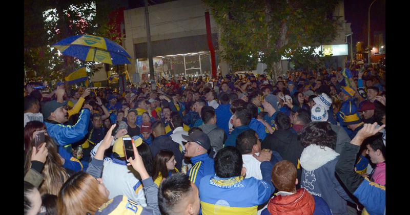 Boca le ganoacute a Tigre y se festejoacute en el centro de la ciudad