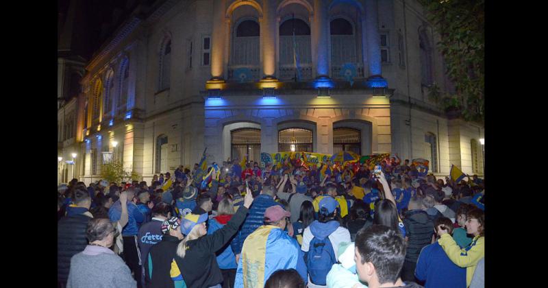 Boca le ganoacute a Tigre y se festejoacute en el centro de la ciudad