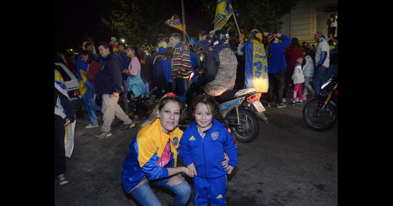 Boca le ganoacute a Tigre y se festejoacute en el centro de la ciudad