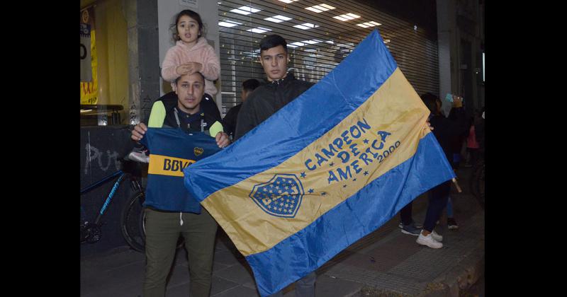 Boca le ganoacute a Tigre y se festejoacute en el centro de la ciudad