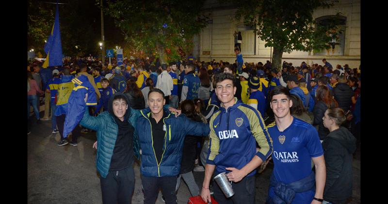 Boca le ganoacute a Tigre y se festejoacute en el centro de la ciudad