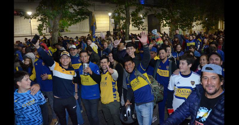 Boca le ganoacute a Tigre y se festejoacute en el centro de la ciudad