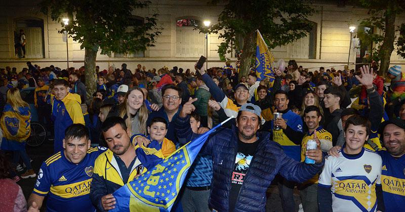 Boca le ganoacute a Tigre y se festejoacute en el centro de la ciudad