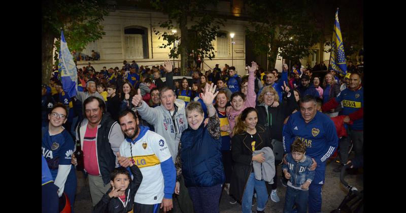 Boca le ganoacute a Tigre y se festejoacute en el centro de la ciudad