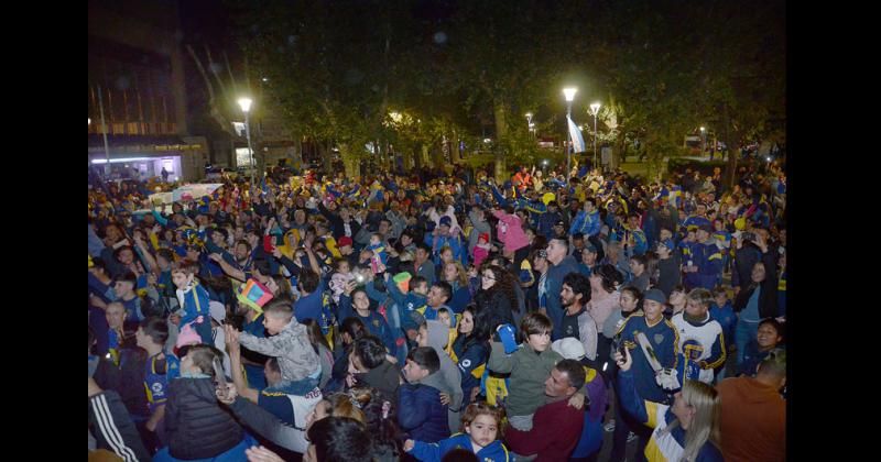 Boca le ganoacute a Tigre y se festejoacute en el centro de la ciudad