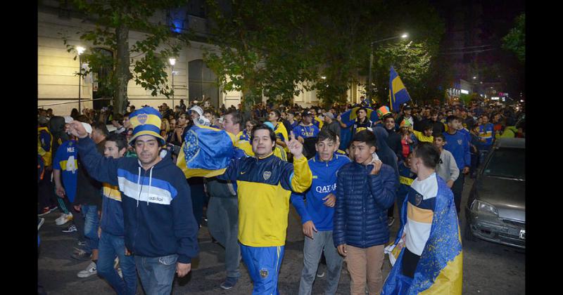 Boca le ganoacute a Tigre y se festejoacute en el centro de la ciudad