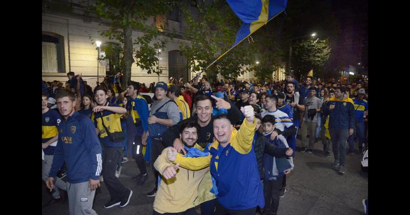 Boca le ganoacute a Tigre y se festejoacute en el centro de la ciudad