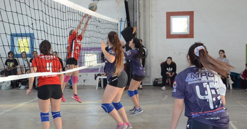 En la rama femenina hubo dos categorías