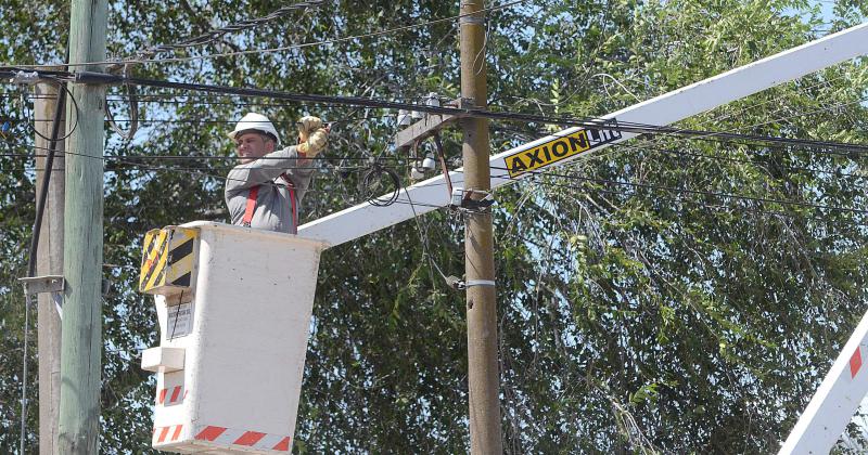 Por un cable dantildeado hay varios barrios de la ciudad sin luz