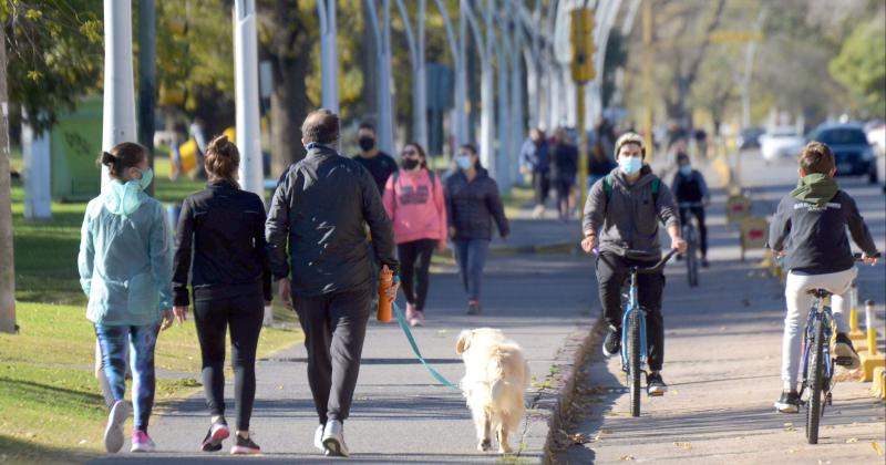 Casi 100 personas con Covid en una semana- se cuadriplicoacute la positividad en mayo